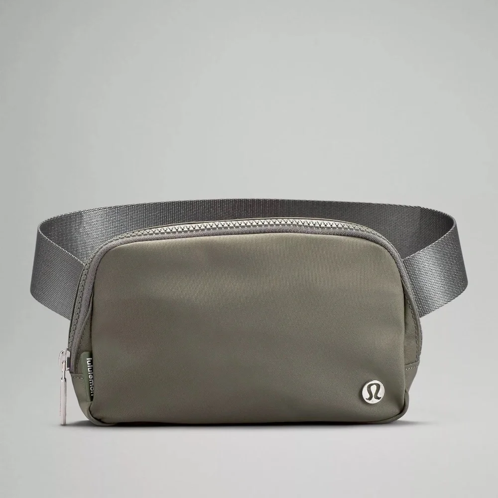 Brand New Lululemon Everywhere Belt Bag Sage Grey NWT - Picture 1 of 6